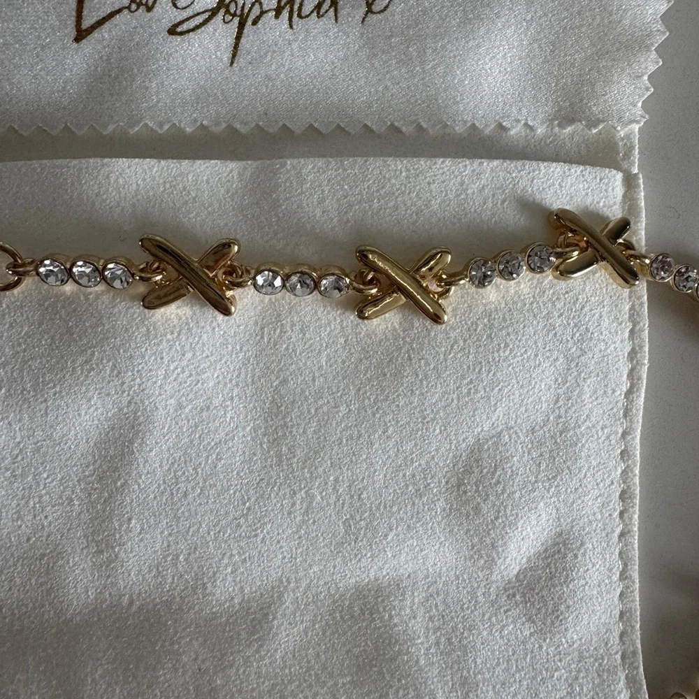 Dazzling Gold Necklace - Picture 7 of 8